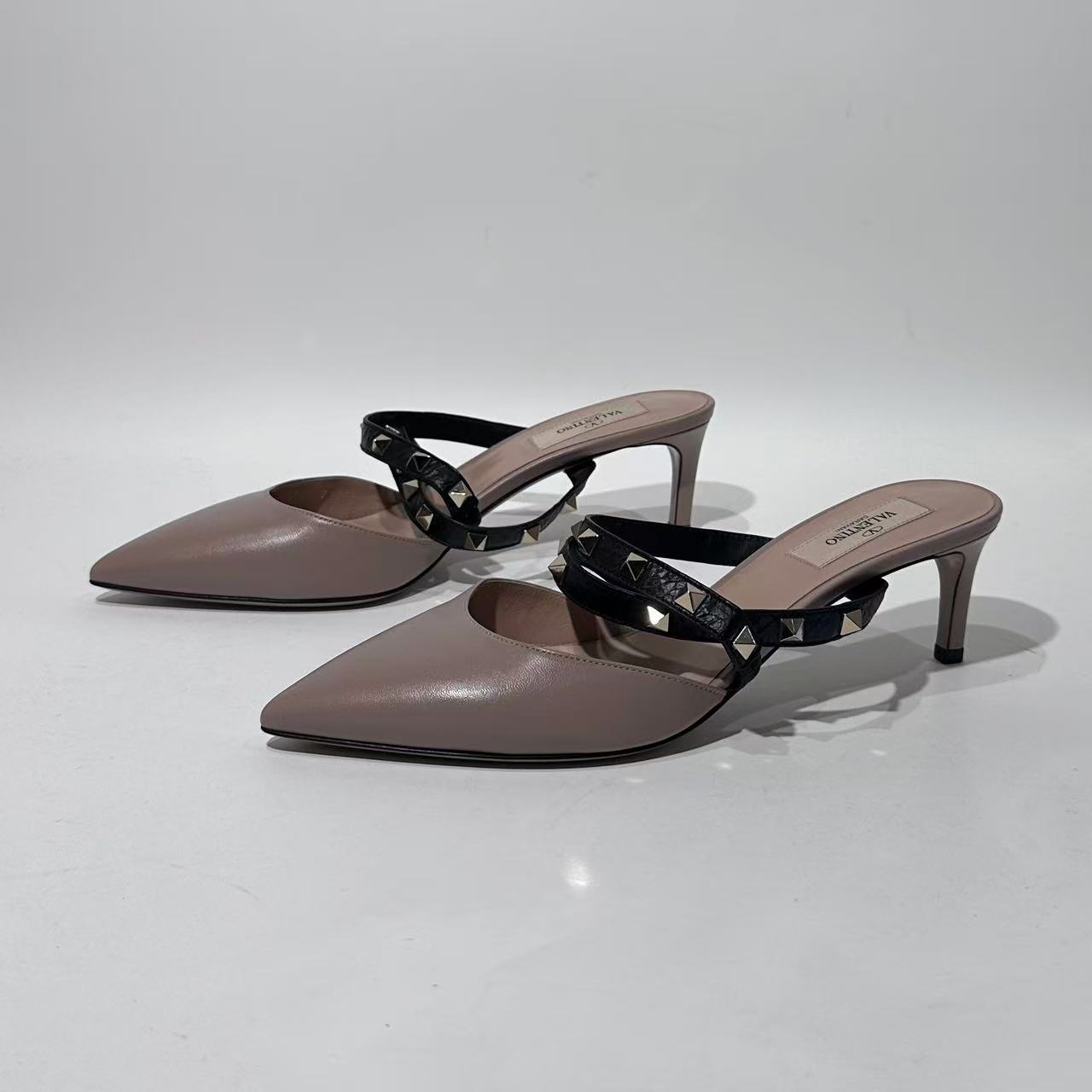 99新 Valentino/华伦天奴 38码 裸黑色高跟鞋/ML80508