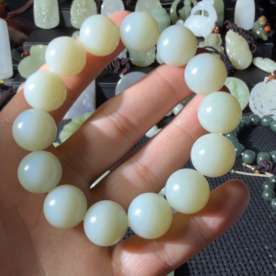 0***0和田玉未镶嵌颈饰