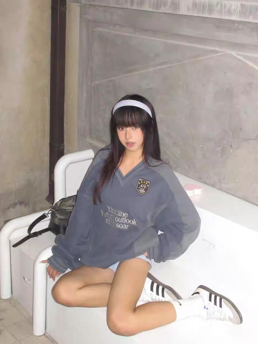 这个价格太便宜了！某保在售销量2000！国潮球衣风加绒卫衣男女