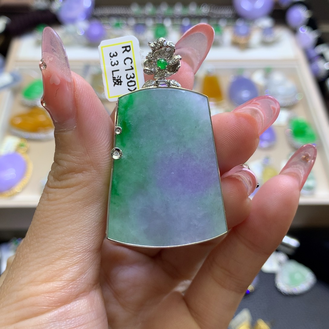 翡翠颈饰18K金镶嵌翡翠