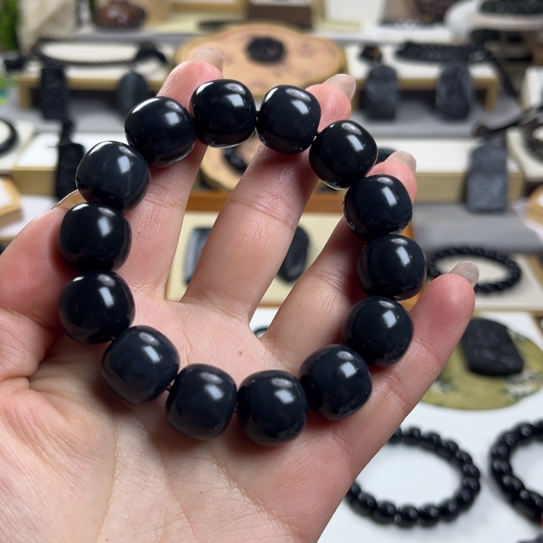 和田玉（墨玉）未镶嵌颈饰卡16老邢体验