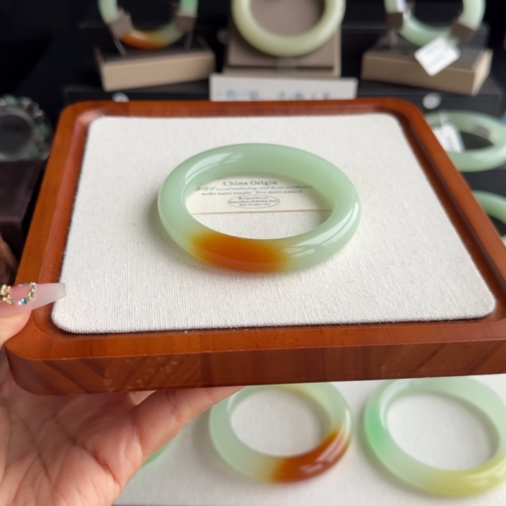 天***天非金属天天59.1开板红糖胖圆特色时尚手镯