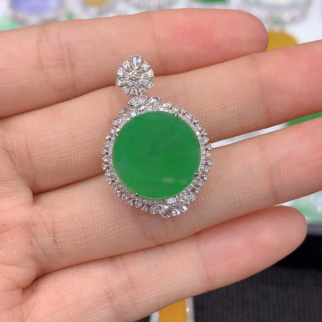 翡翠吊坠(不含链)18K金镶嵌无事牌