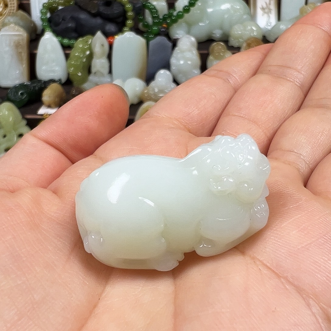 幸****和田玉未镶嵌颈饰