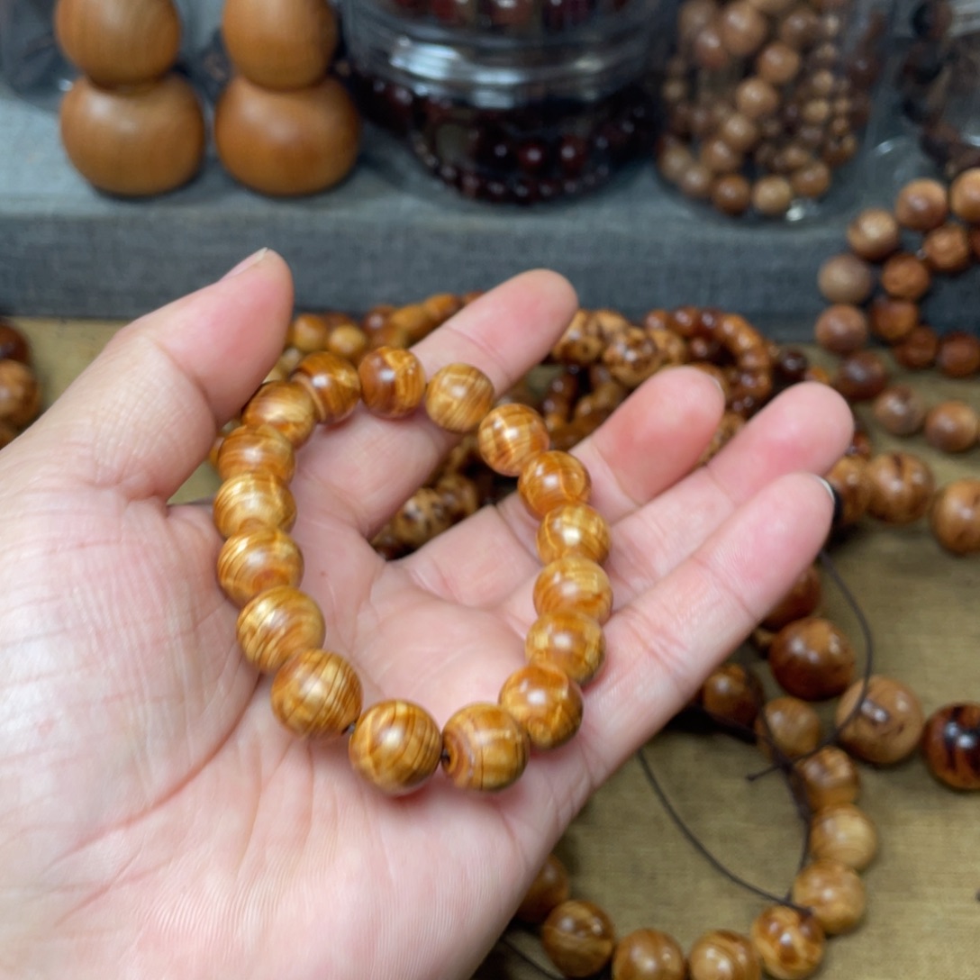 柏木（崖柏）其他A***r1.2太行陈化黄金底爆满闪电龙胆