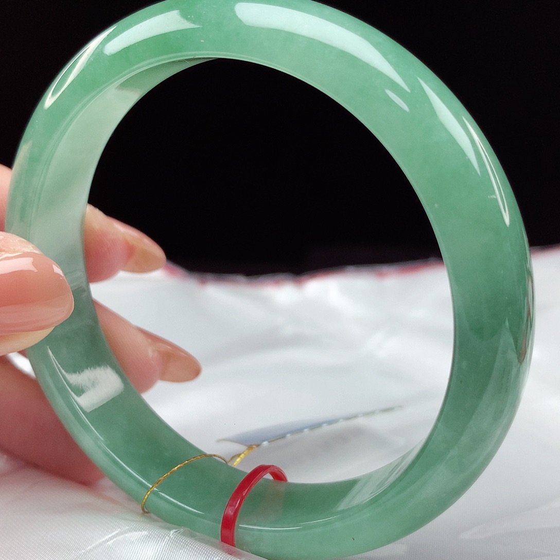 翡翠手镯未镶嵌57圈4109