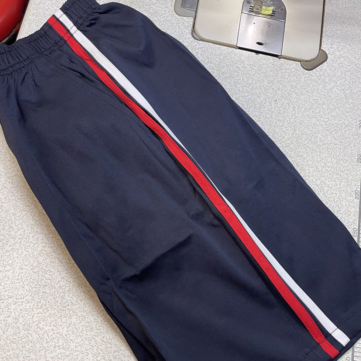 校服夏季藏青色短裤红白条宽松运动短裤小学生中学生半裤