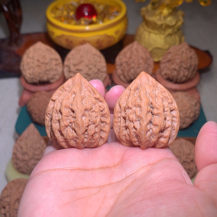 文玩核桃把件赤血鸡心