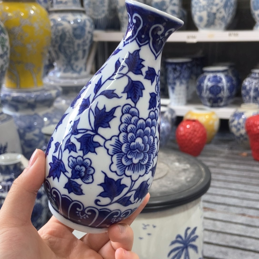 摆件花瓶手绘釉下彩