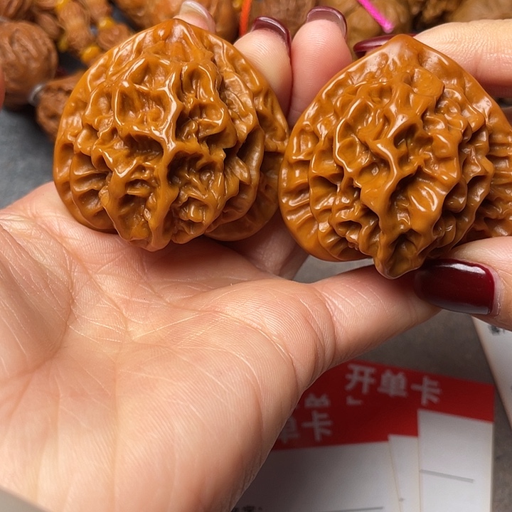 文玩核桃吊坠帝王