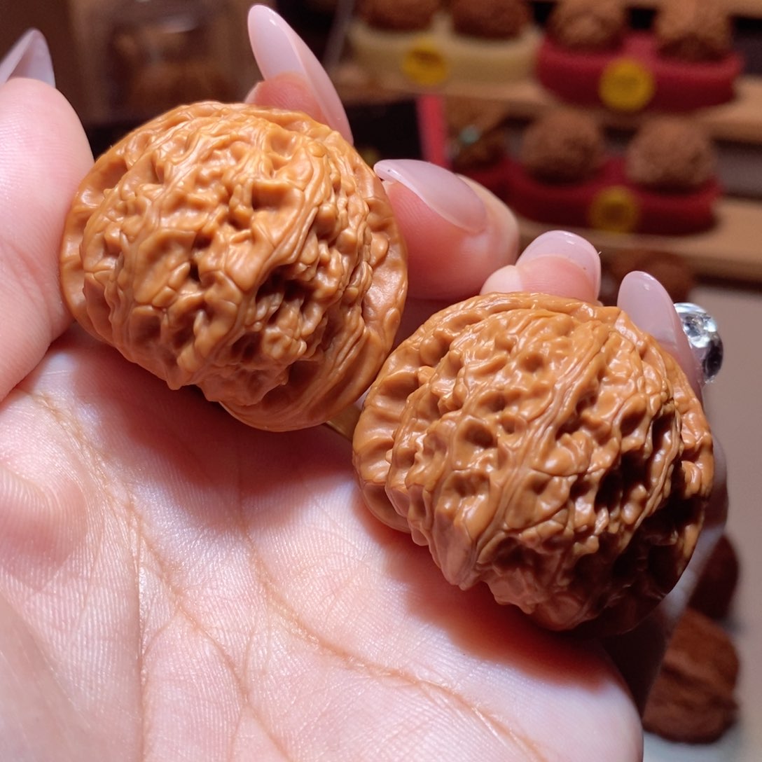 文玩核桃把件38尺全品白狮子