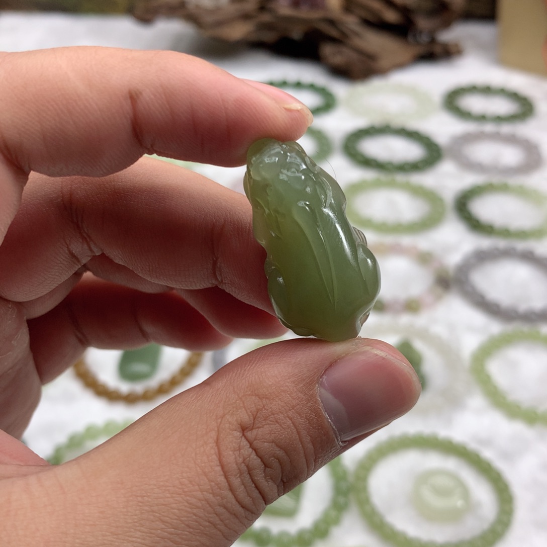 和田玉未镶嵌吊坠(赠链)冰湖水绿貔貅