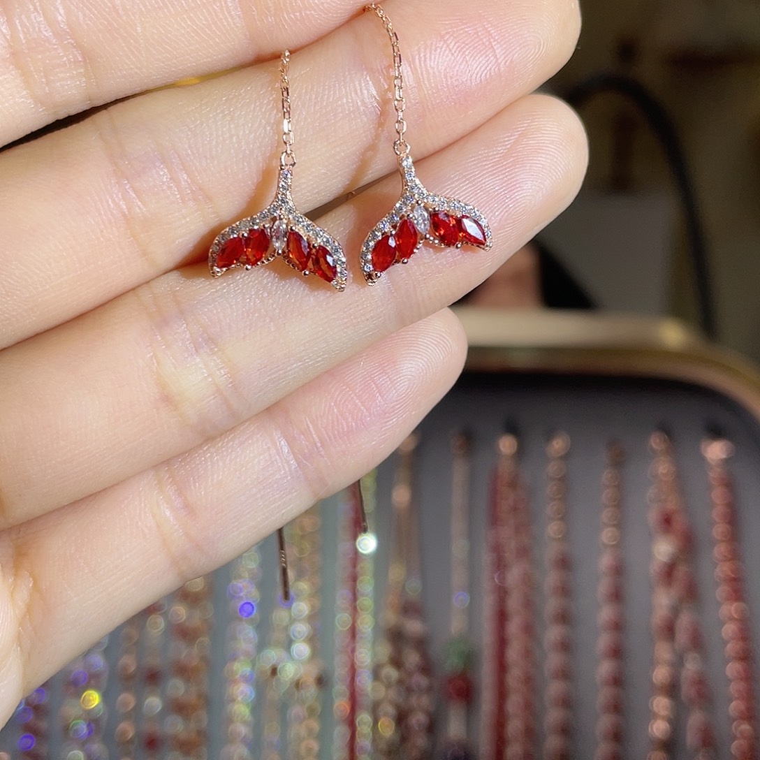 蓝宝石银S925镶嵌耳饰