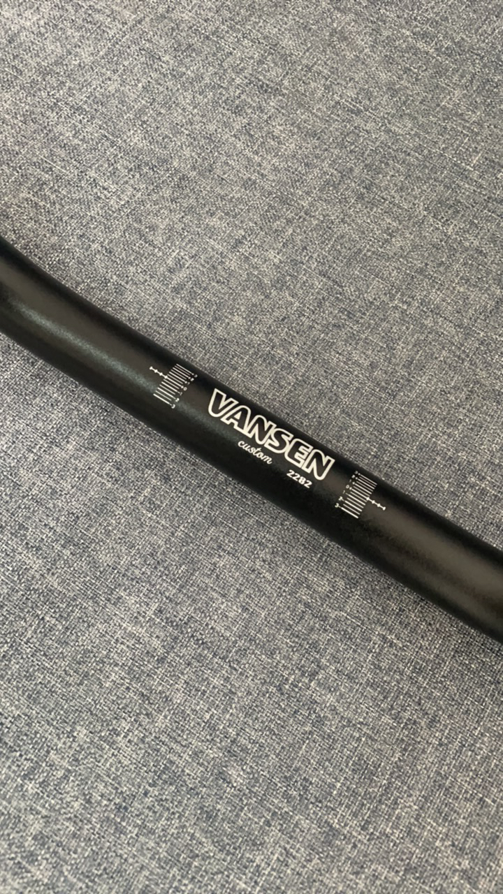 大脚怪攀爬大雁把铝合金车把无损安装锻打工艺