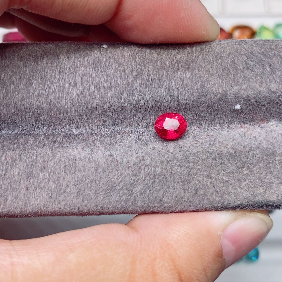 尖晶石裸石未镶嵌绝地武士尖晶石90分5*6