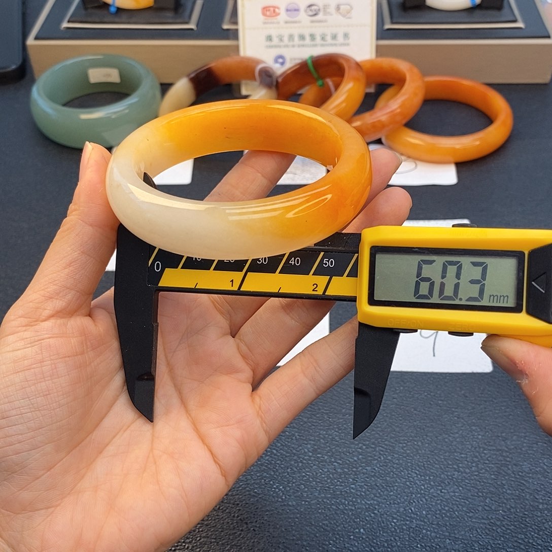 石英质玉（黄龙玉）未镶嵌手镯54 茄子山金沙老油料
