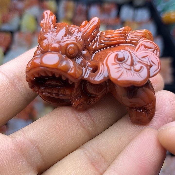石英质玉（黄龙玉）颈饰未镶嵌