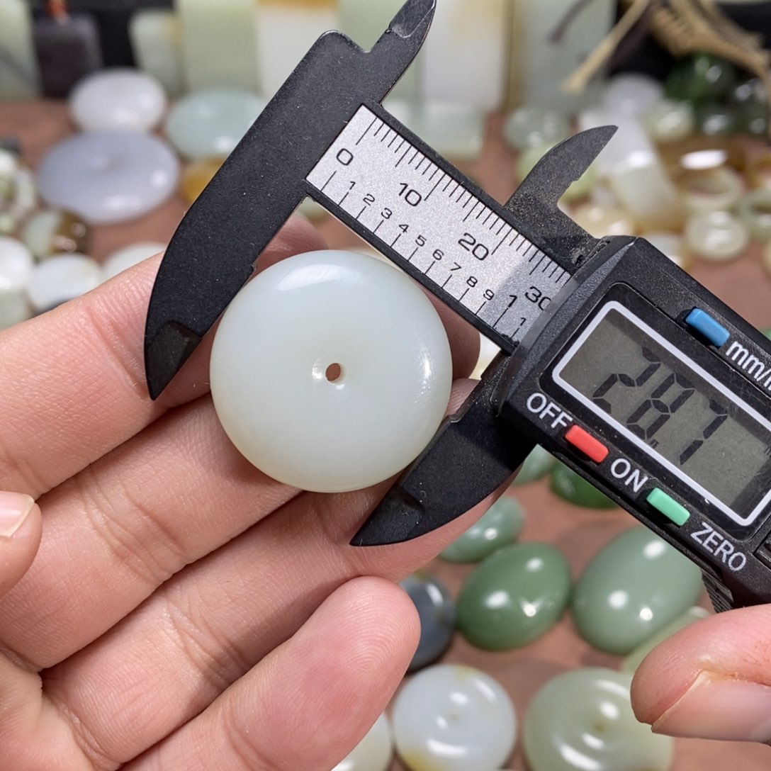 和田玉吊坠(不含链)未镶嵌