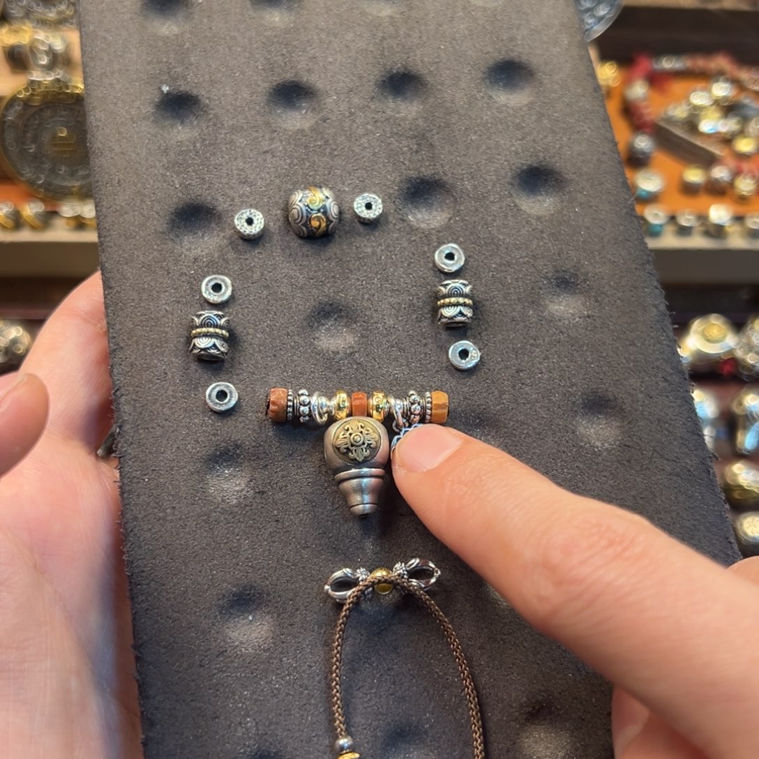 足银搭配示范白色