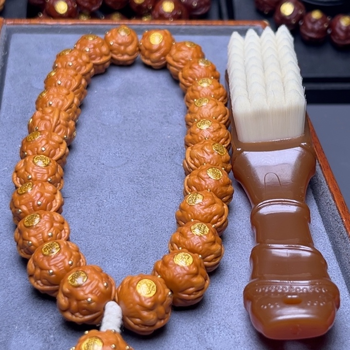 猴头核桃吊坠金蟾