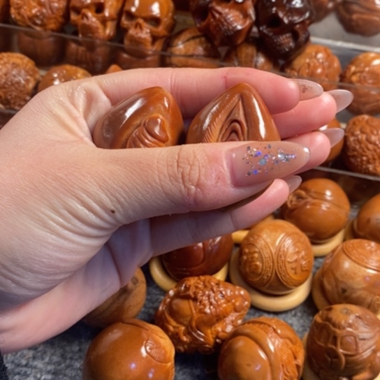 橄榄核吊坠羊**亿巴西