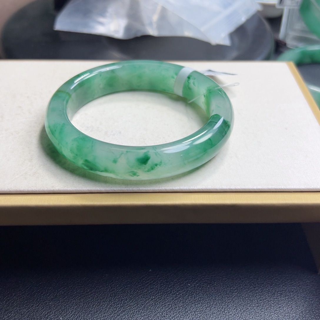 石英质玉手镯未镶嵌小*唐58