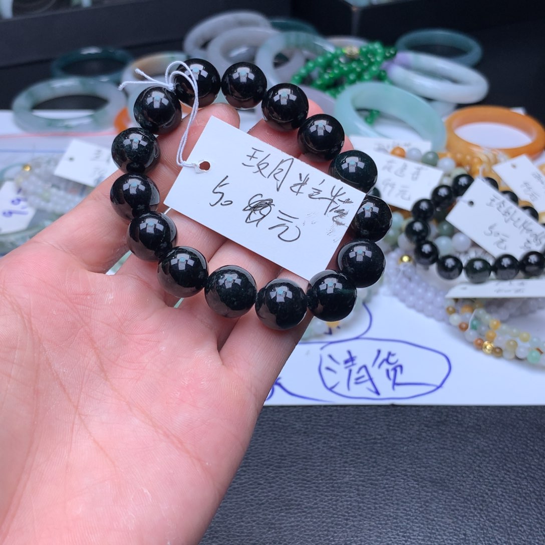 翡翠手镯未镶嵌玖**糖