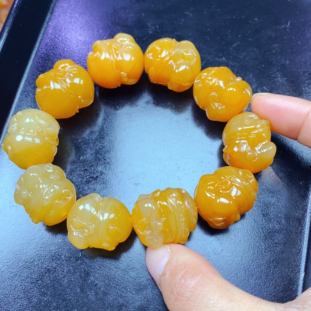 石英质玉（黄龙玉）未镶嵌颈饰