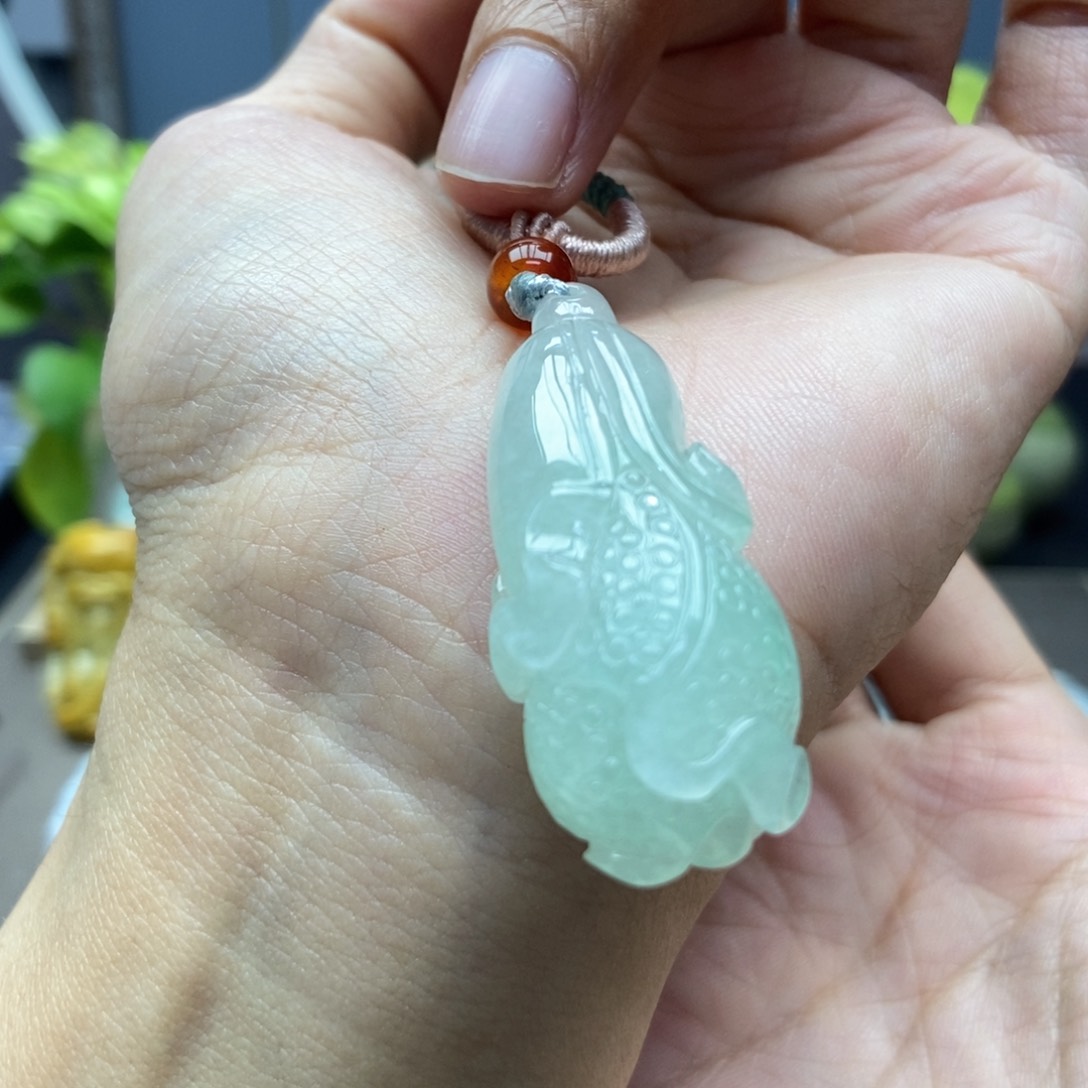 翡翠未镶嵌颈饰吊坠