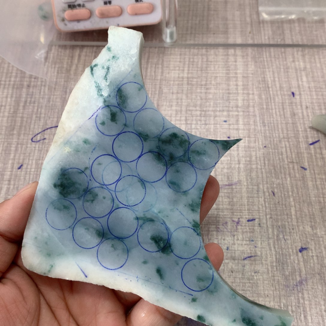 定制翡翠未镶嵌为****斗毛料不包工不包抛