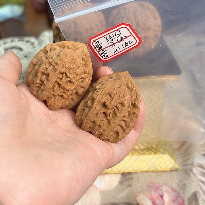 文玩核桃把件赤龙鸡心
