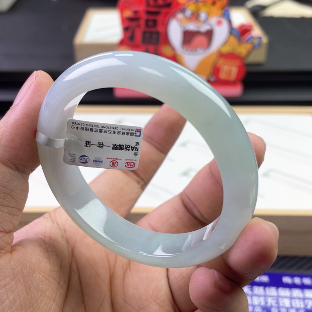 翡翠手镯未镶嵌天然缅甸a货翡翠手镯