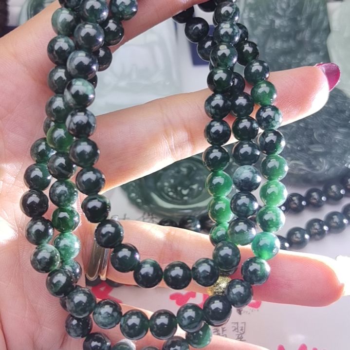 翡翠颈饰未镶嵌天然的A货翡翠多样性发货