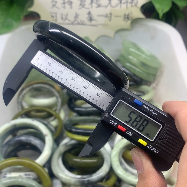 蛇纹石玉未镶嵌手镯37