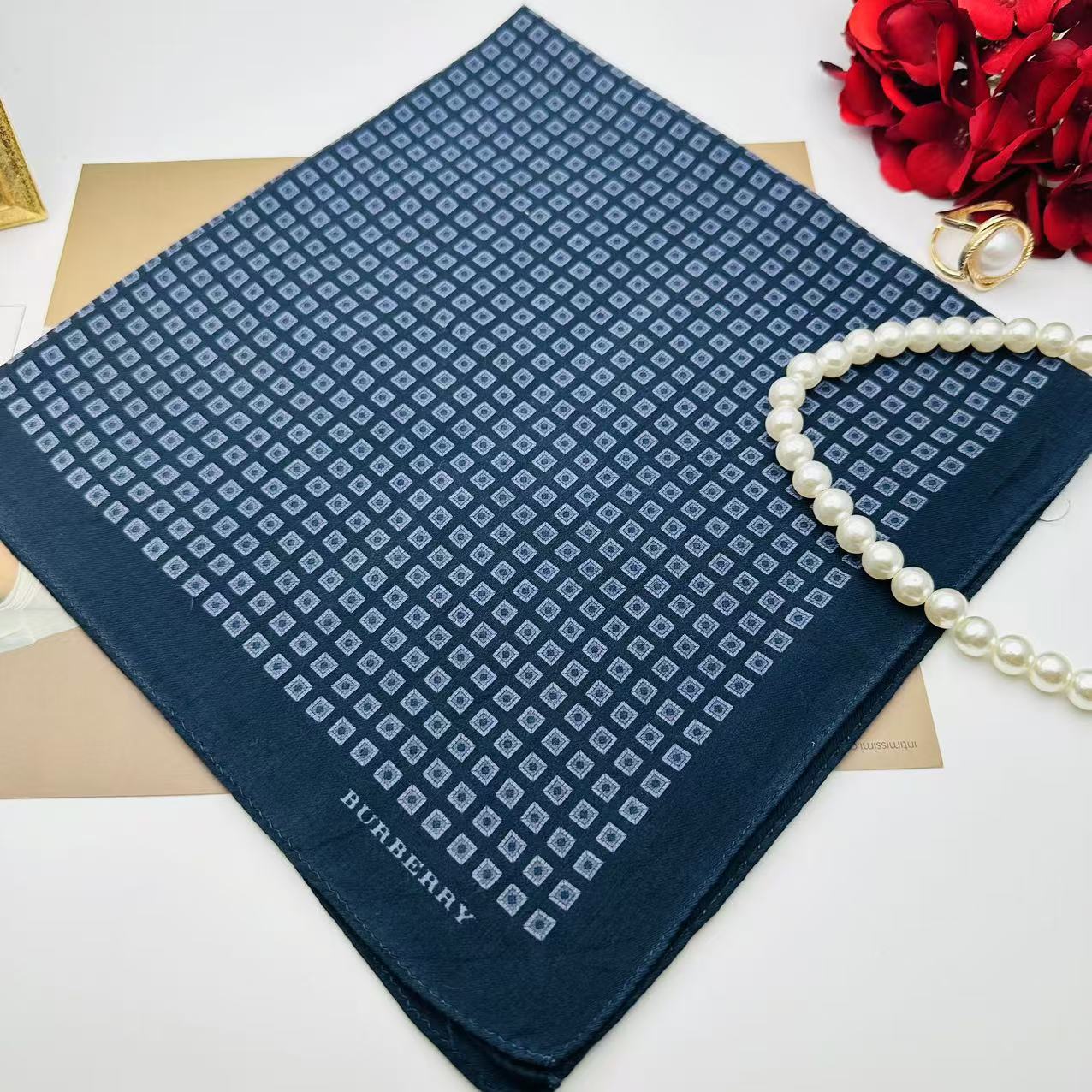 99新 BURBERRY/博柏利 海囤/Burberrys/丝巾/yy03565
