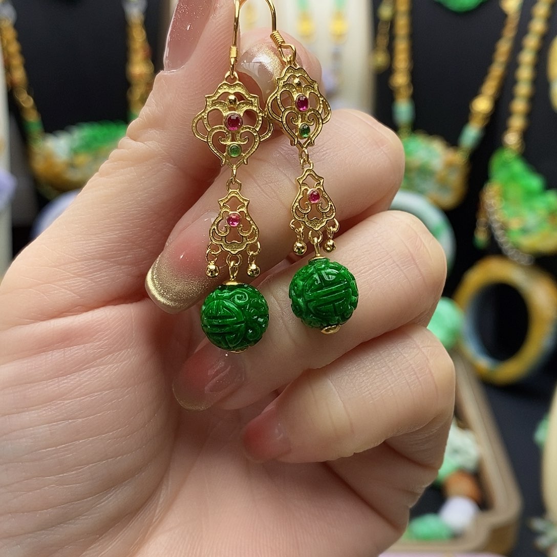 翡翠颈饰未镶嵌天然