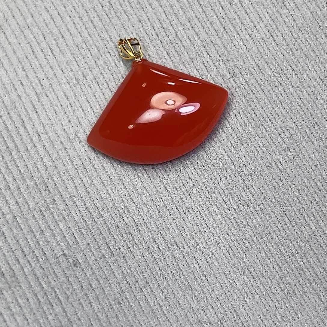 南红玛瑙原矿吊坠18K金镶嵌