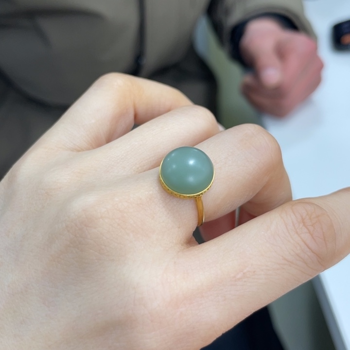 暖****和田玉18K金镶嵌戒指