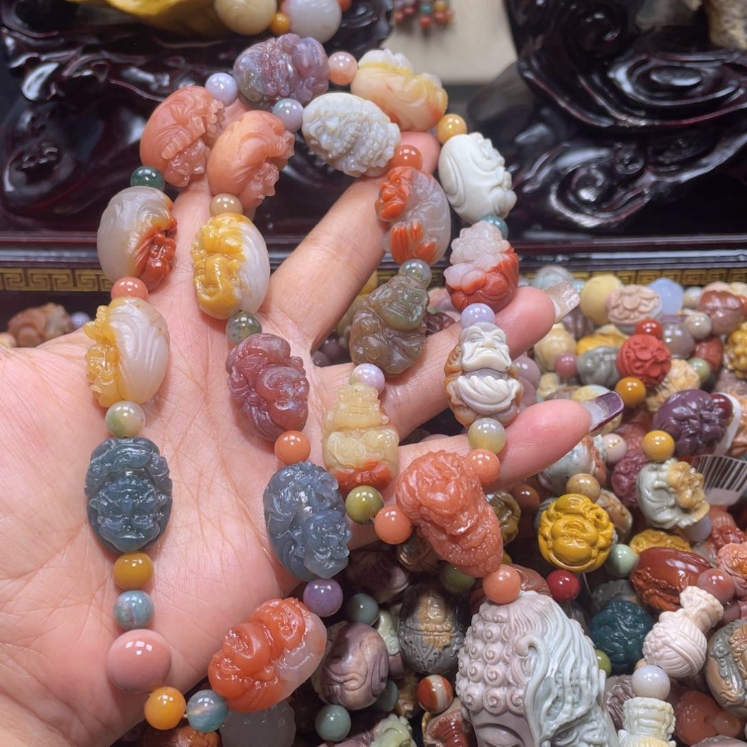 石英质玉手链未镶嵌青****播