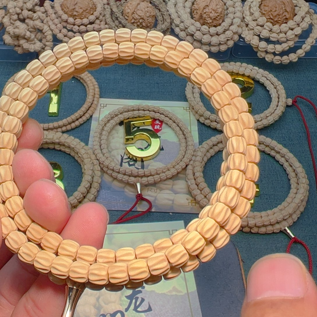 乔***伊吊坠柏香籽/百香籽