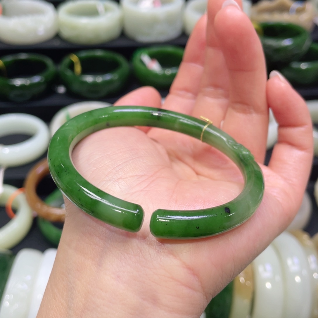 未镶嵌手镯和田玉11