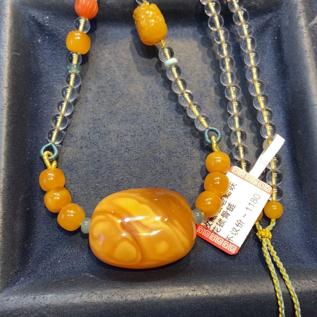 琥珀未镶嵌颈饰蜜蜡