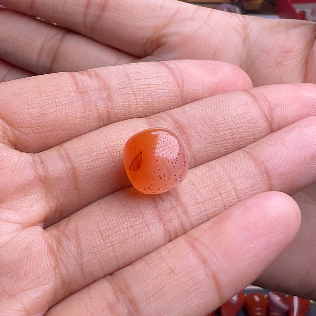 修***己南红玛瑙未镶嵌珠宝奇石