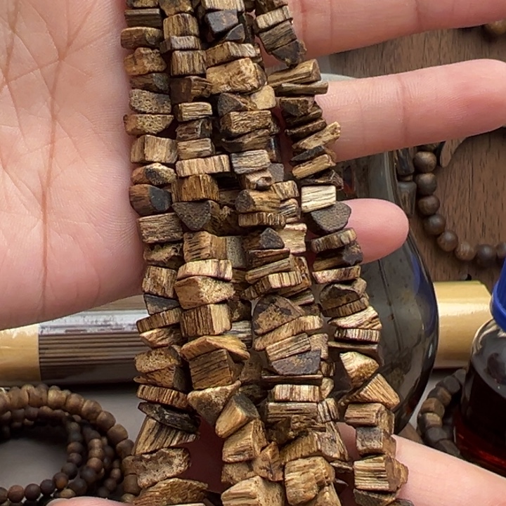 棋楠沉香原味车挂3条