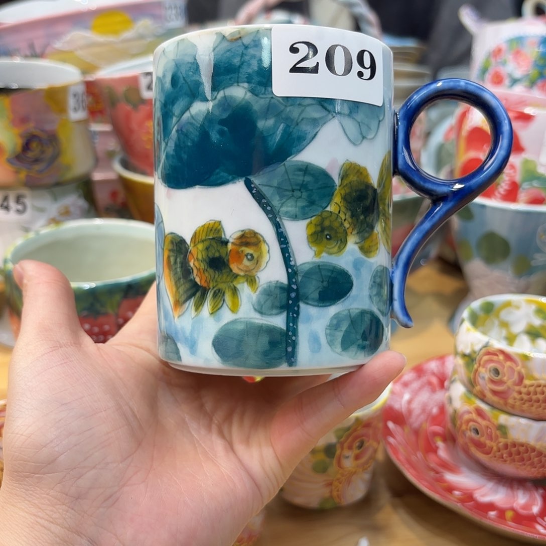 瓷片兔兔盖茨。兔兔