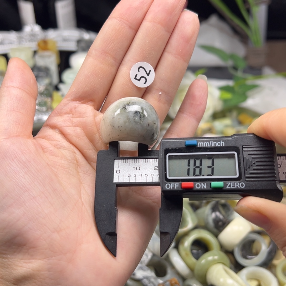 蛇纹石玉未镶嵌戒指