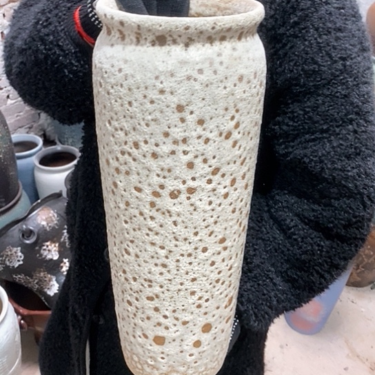 紫砂花盆口16高45，黄气泡款