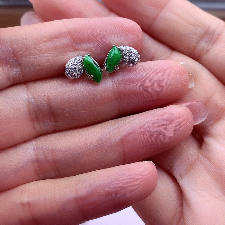 翡翠颈饰银S925镶嵌翡翠