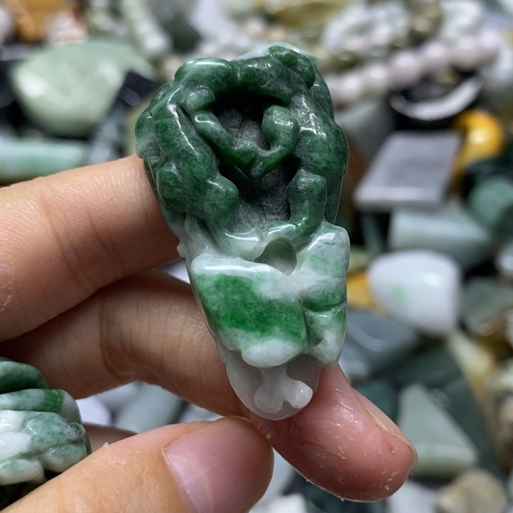 德***时翡翠未镶嵌颈饰天然翡翠