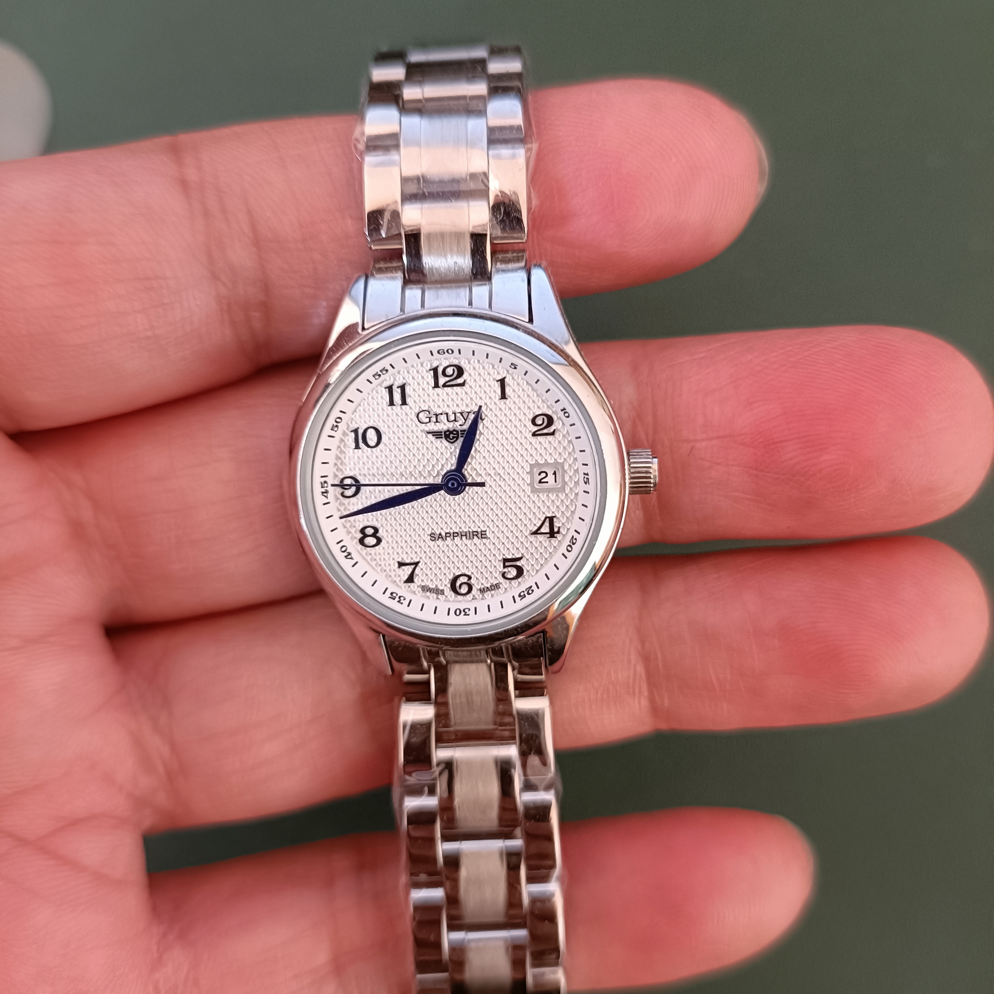 瑞雅名匠系列女士石英腕表26毫米直径简约经典数字白